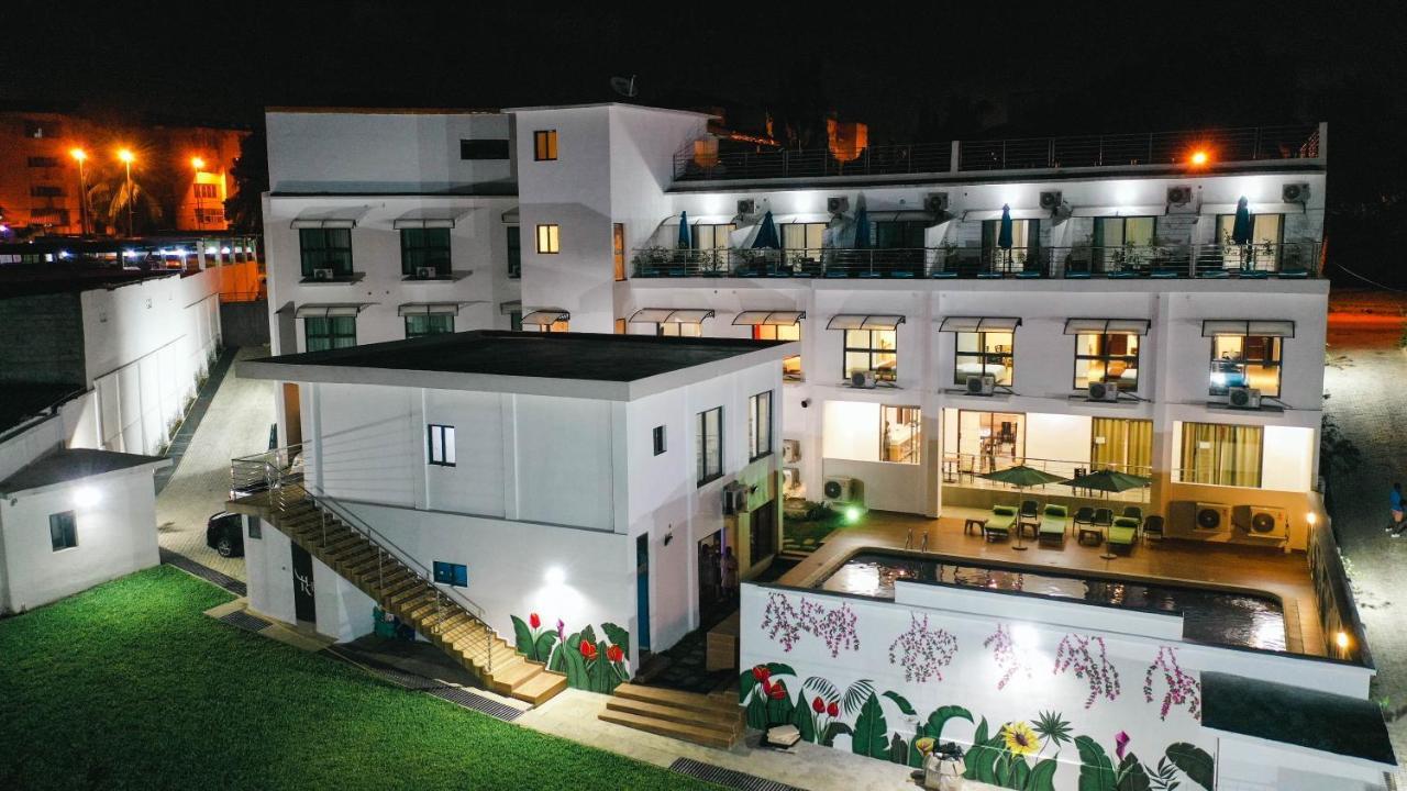 Robert'S Hotel Abidjan Exteriör bild